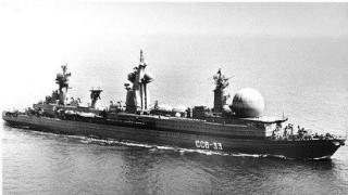 Le plus grand navire à propulsion nucléaire de l'URSS, le navire ssv 33 ural
